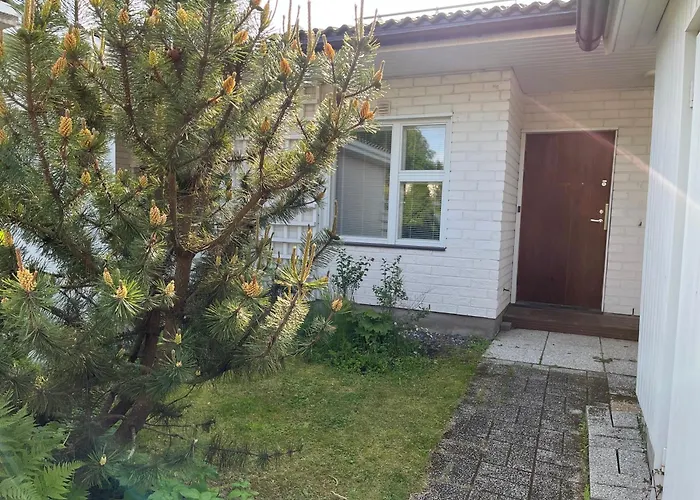 Gem Of Vuosaari - Private Sauna, Free Parking And Wifi, Walking Distance From Metro דירה