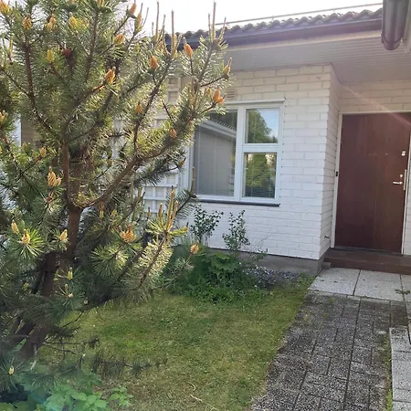 Gem Of Vuosaari - Private Sauna, Free Parking And Wifi, Walking Distance From Metro Apartment
